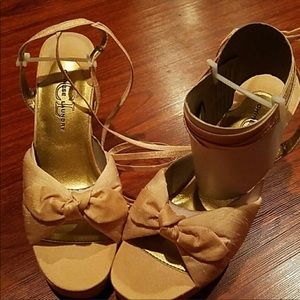 Chinese laundry sandals